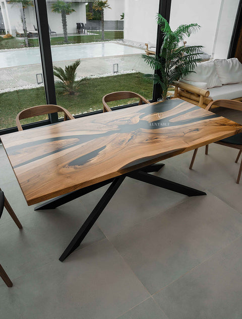 Epoxy Tisch Bali aus massivem Nussbaum mit rauchig mattem Epoxidharz