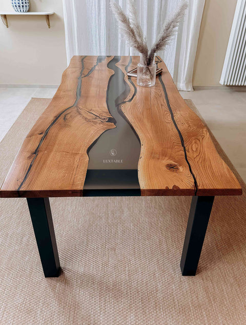 Tisch aus Epoxidharz mit Raucheffekt und massivem Eichenholz Sogno 