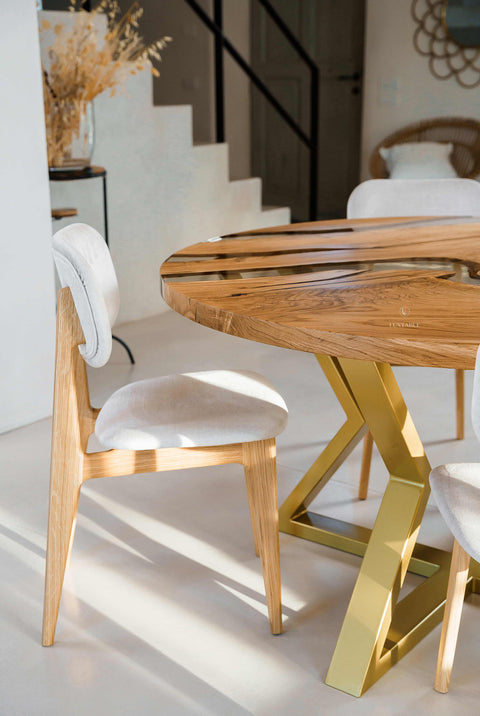 Runder Epoxidharz Tisch Paris aus Eiche massiv mit glasklarem Harz