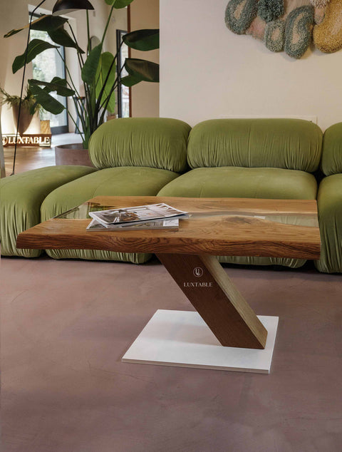 River table in oak wood and clear glossy resin, custom size Fiordaliso