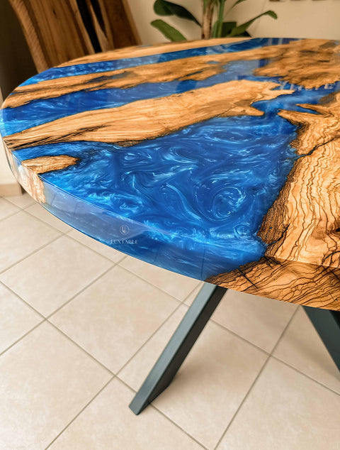 Round resin dining table in olive tree wood 120x120cm Oceanic