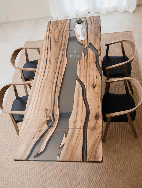 Massivholztisch Etna aus Nussbaum mit rauchgrauem Epoxidharz