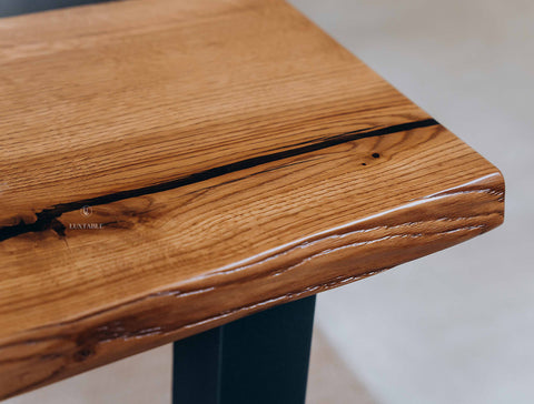 Tisch aus Epoxidharz mit Raucheffekt und massivem Eichenholz Sogno 