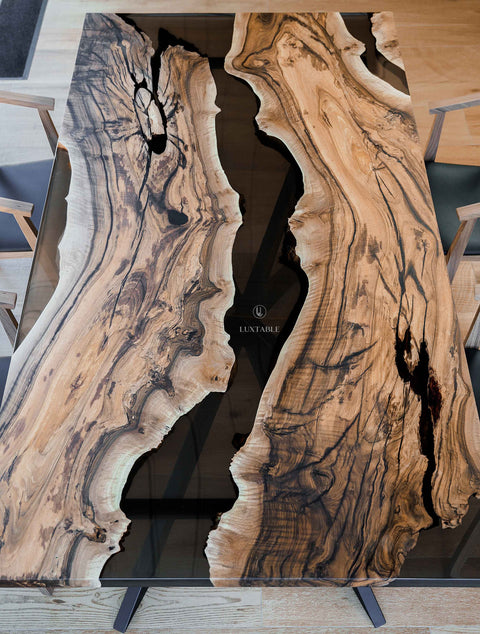 Epoxy Tisch Fiamma aus Nussbaumholz mit rauchig transparentem Harz