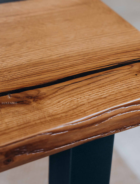 Tisch aus Epoxidharz mit Raucheffekt und massivem Eichenholz Sogno 