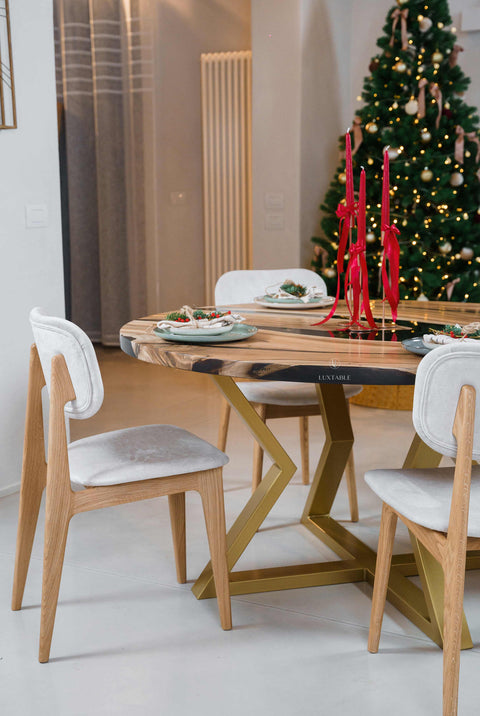 Runder Tisch Majesty aus Nussbaum massiv mit rauchigem Epoxidharz