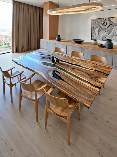 Epoxidharz Tisch Sereno aus Nussbaum massiv mit zwei Harzflüssen in rauchig matt