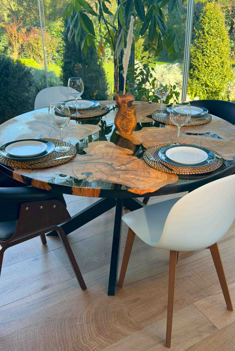 Runder Tisch Notte Marocchina aus Olivenholz mit Epoxidharz