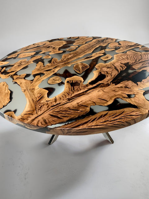 Round table from rare oak roots with matte resin Tondo