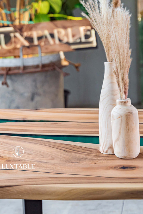 Epoxidharz Tisch Greenland aus Nussbaumholz mit grünem Harz