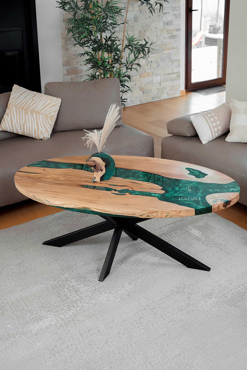 Ovaler Couchtisch Siena aus Eiche mit grün pigmentiertem Epoxidharz