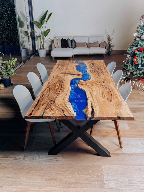Epoxy Tisch Caraibi aus Eiche massiv mit blauem Epoxidharz