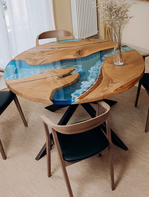 Runder Holztisch Amaranta aus Eiche und blauem Epoxidharz mit Wellen 